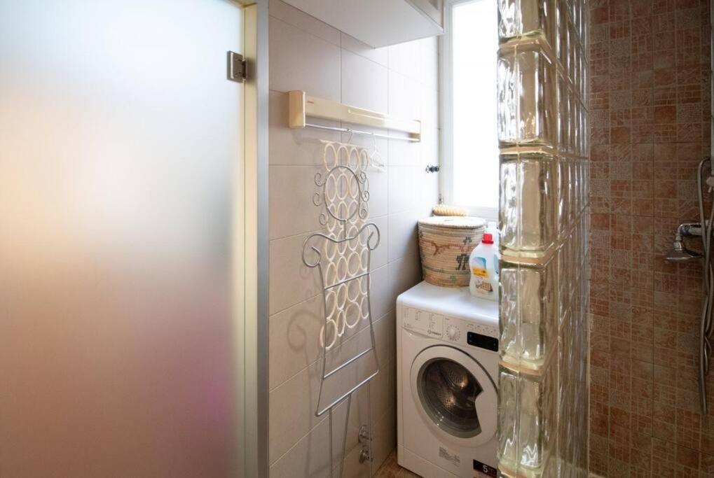 Exclusivo Y Acogedor Apartamento Con Balcon En Chueca, Con Aire Acondicionado Y Calefaccion Madrid Exterior photo