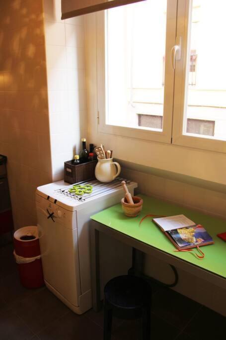 Exclusivo Y Acogedor Apartamento Con Balcon En Chueca, Con Aire Acondicionado Y Calefaccion Madrid Exterior photo