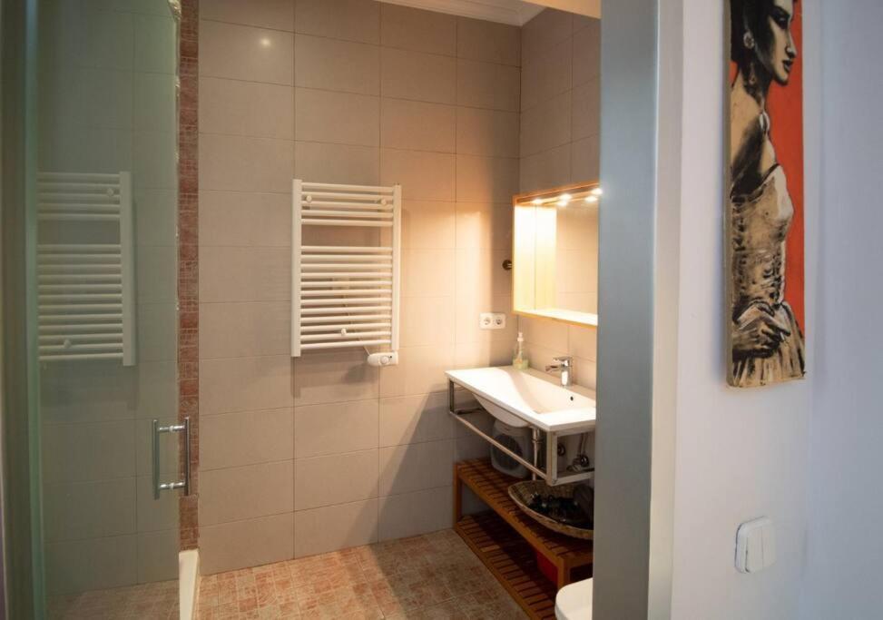 Exclusivo Y Acogedor Apartamento Con Balcon En Chueca, Con Aire Acondicionado Y Calefaccion Madrid Exterior photo