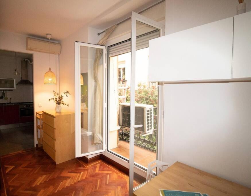 Exclusivo Y Acogedor Apartamento Con Balcon En Chueca, Con Aire Acondicionado Y Calefaccion Madrid Exterior photo